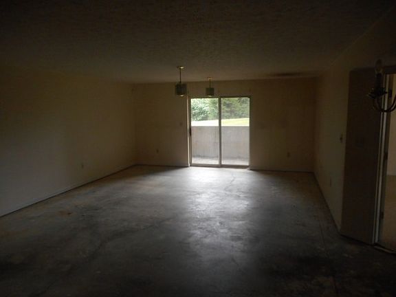 3rd image of 203 Ashley Dr