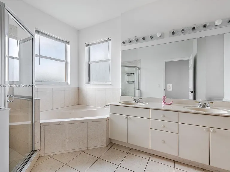 5271 SW 141st Ter — Photo 21