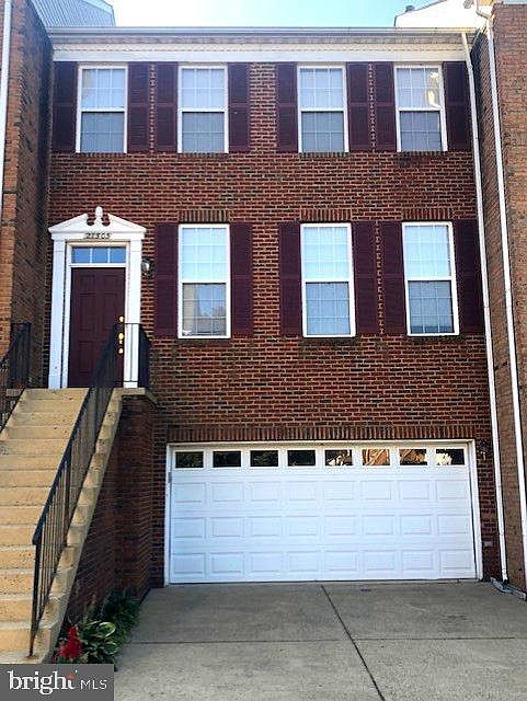1st image of 21505 Trowbridge Sq