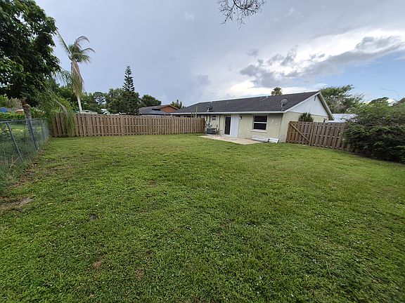 2nd image of 4505 SE Nimrod Ln