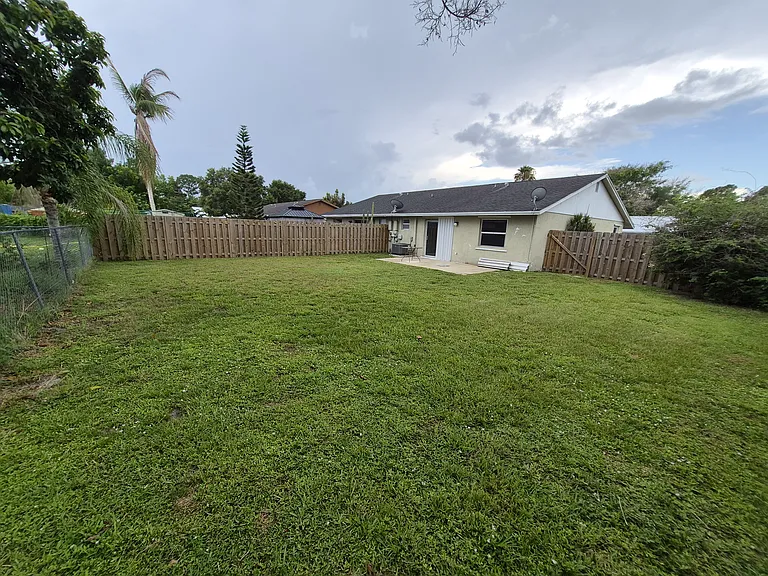 4505 SE Nimrod Ln — Photo 2