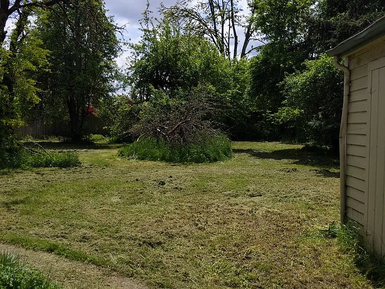 330 Howard Ave — Photo 20