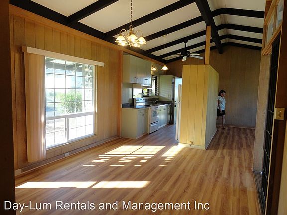 3rd image of 2379A Kilauea Ave