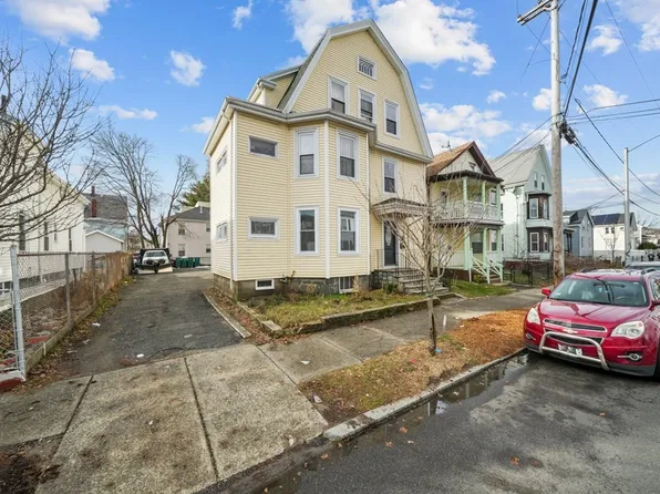 60 Harwood St, Lynn, MA 01902