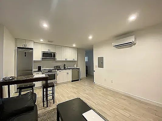 4th image of 27-14 27th St #1R