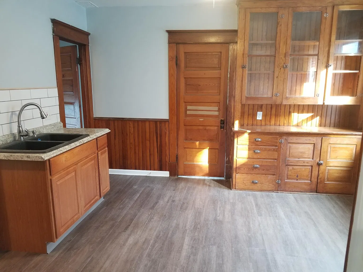 2 bed, $1,100 — Photo 3