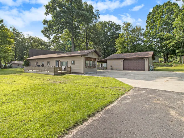 6425 E Sugar Grove Rd, Fountain, MI 49410
