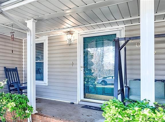 4th image of 2027 Redwood Cir