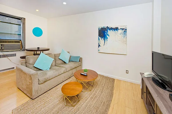 Rented by NOVO | media 18