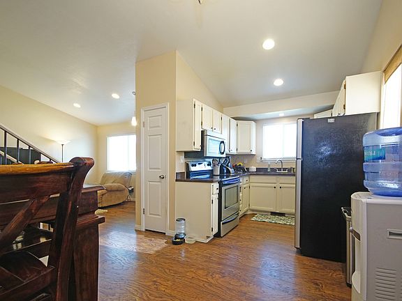 5th image of 71 W Emerald Isle Ln