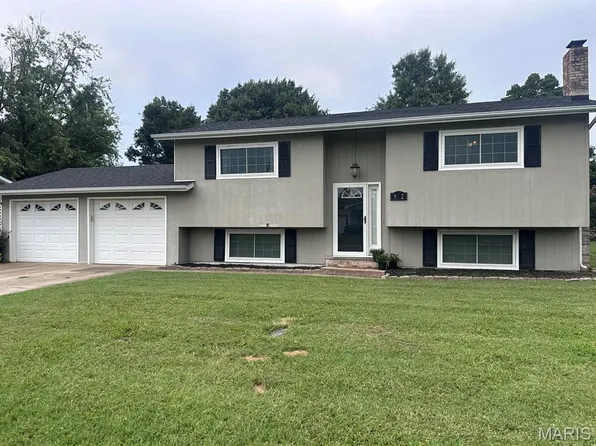 912 Cambridge Dr, Sikeston, MO 63801