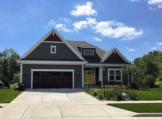 3267 E Koenig Ave, St Francis, WI 53235