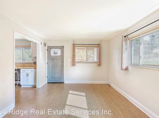 5208 Columbo St, Pittsburgh, PA 15224