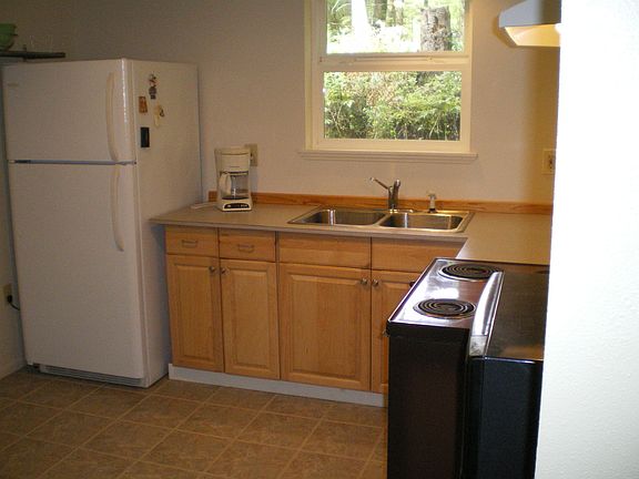 full kitchen downstairs