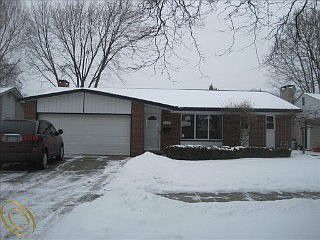 1st image of 36052 Meadowbrook St