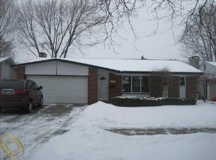 36052 Meadowbrook St, Livonia, MI 48154
