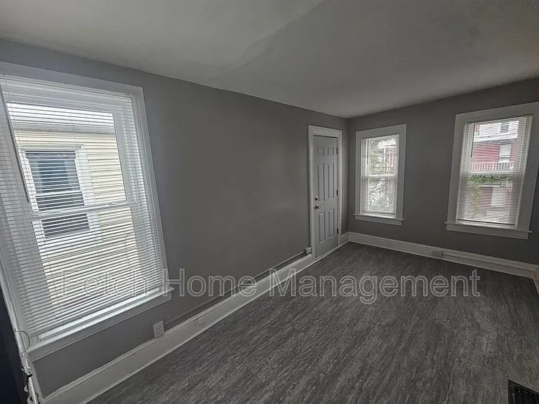 826 Wallace St — Photo 22