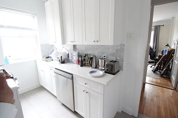 Rented by Luxor Homes & Investment Realty | media 44