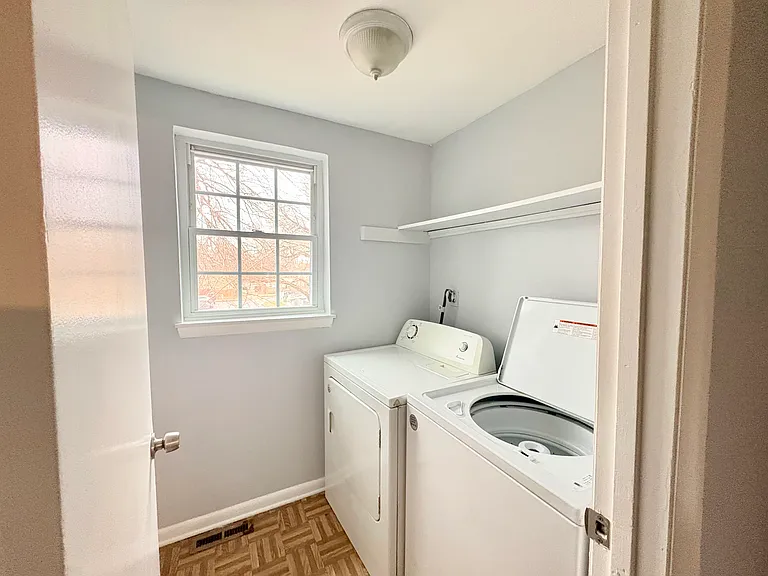 1307 E Madison St — Photo 18
