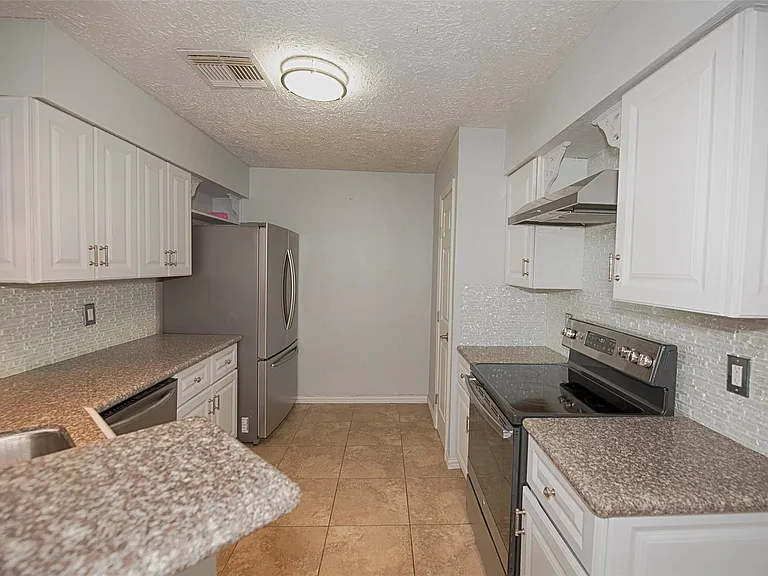 2914 Tarpon Dr — Photo 18