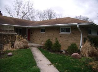 2637 Charing Rd, Columbus, OH 43221