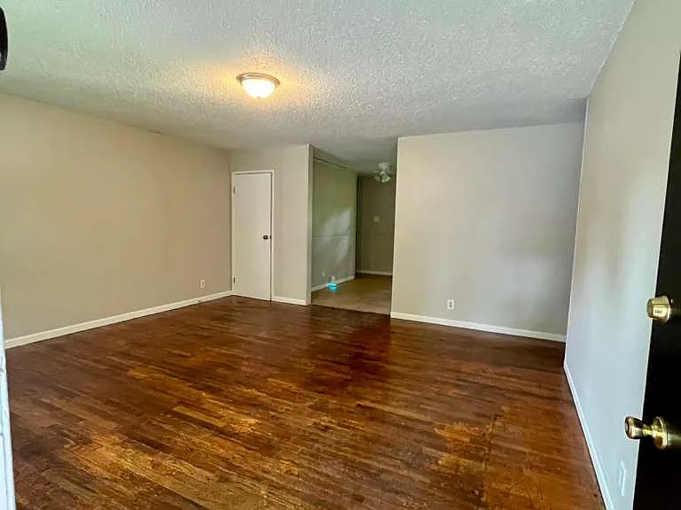 2145 Kingsford Dr — Photo 5