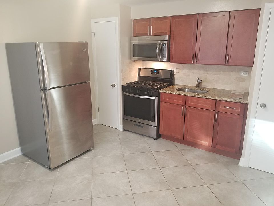 1st image of 2653 W Bryn Mawr Ave