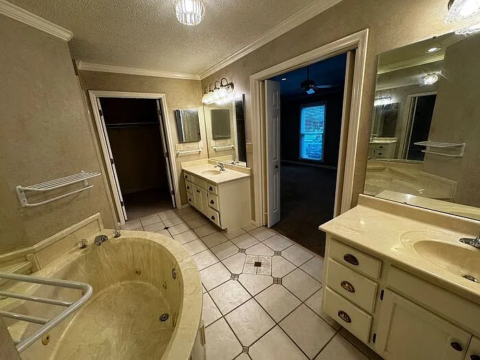 304 Bay Hill Way SW — Photo 20