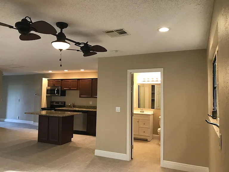 4305 Cypress Ln — Photo 4