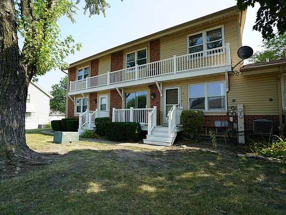 2nd image of 331 Hampton Ct Unit B