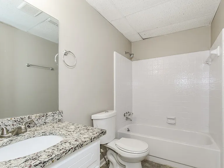 428 Willow Ln — Photo 11
