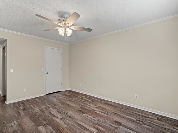 5th image of 4015 Fairway Dr. #402