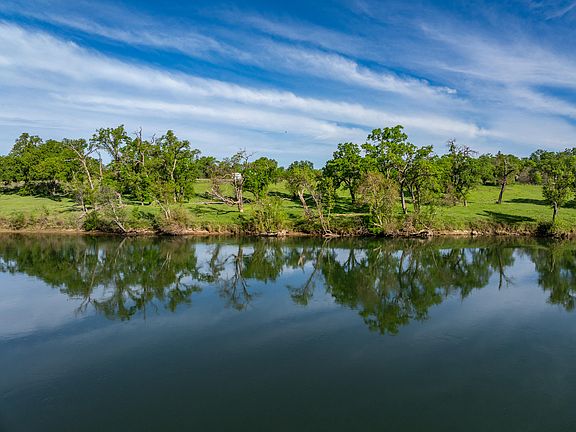 5th image of 22080 Forbes Way