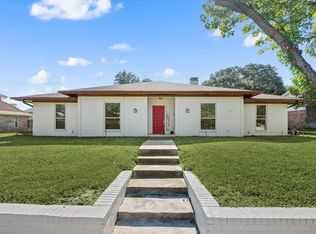 1112 Timber View Dr, Bedford, TX 76021