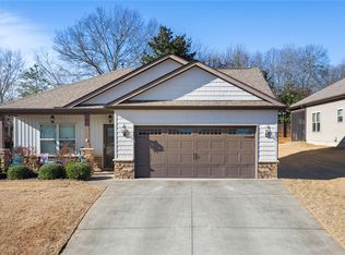 301 Linden Hall Ln, Easley, SC 29640