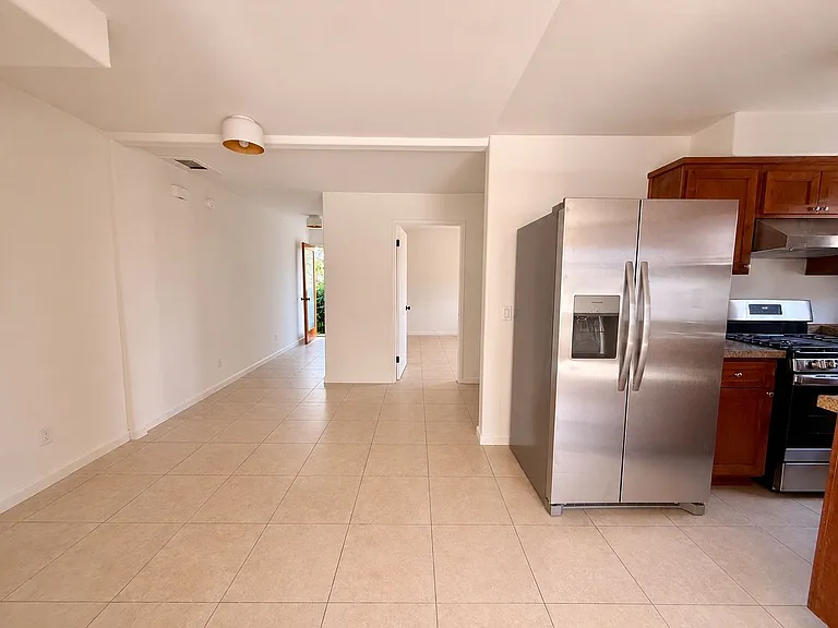 1027 Coronado Terrace — Photo 7