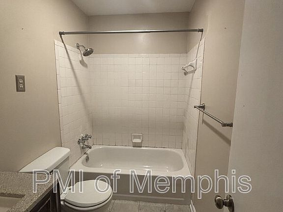 2nd image of 3981 Grahamdale Cir #B