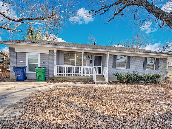 2nd image of 302 Cumberland Rd