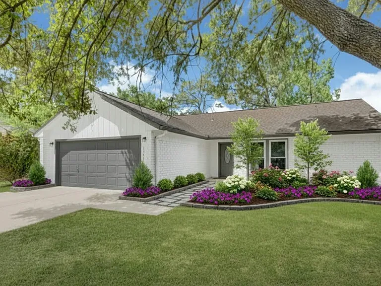 15722 Pagehurst Dr — Photo 2
