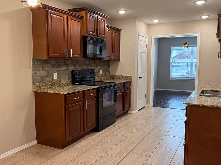 608 Ridge Point Dr — Photo 9
