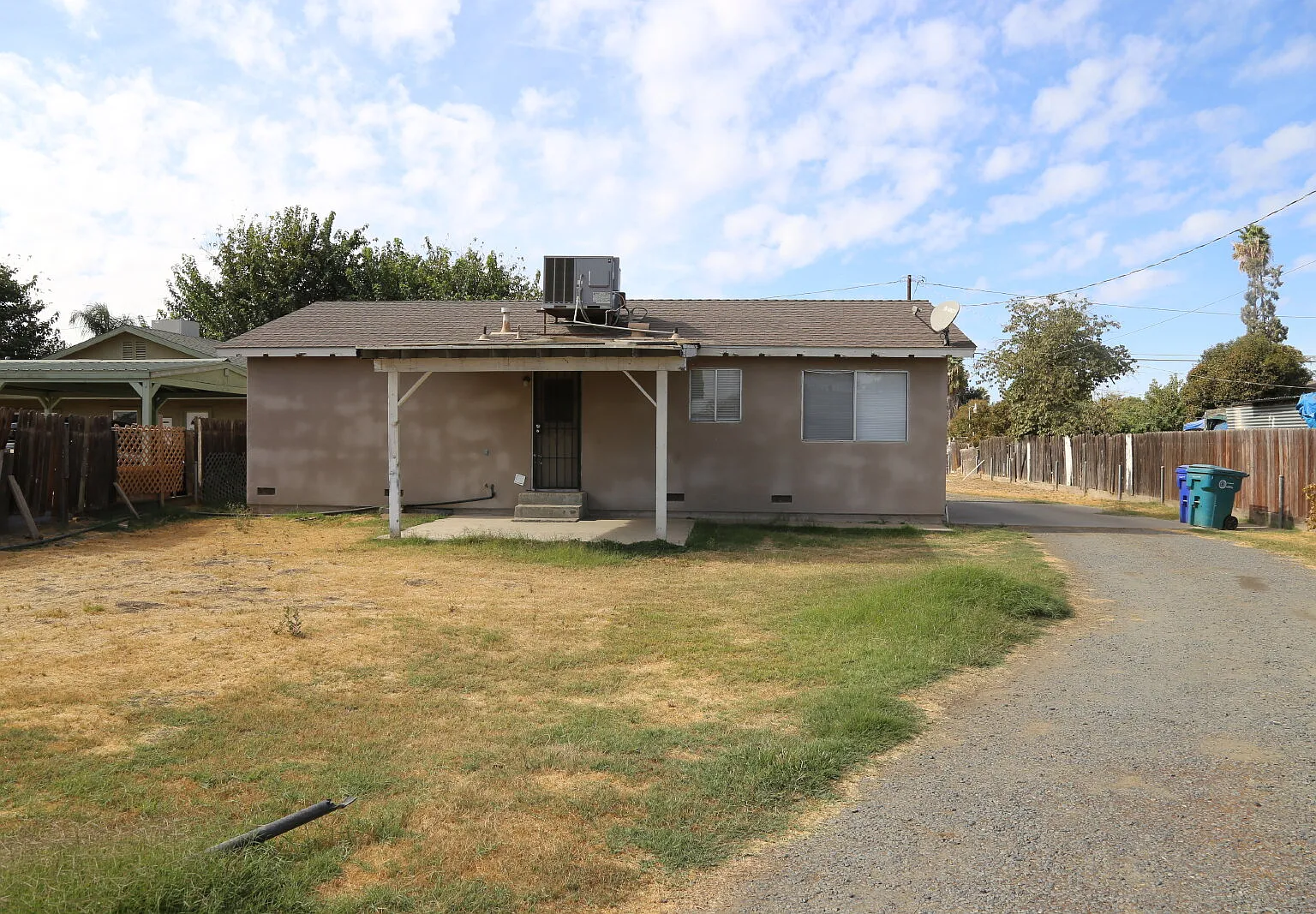2 bed, 1.0 bath, 900 sqft, $1,350 — Photo 4