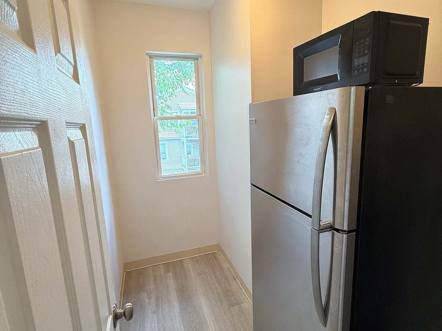4 bed, 1600 sqft, $3,600 — Photo 3