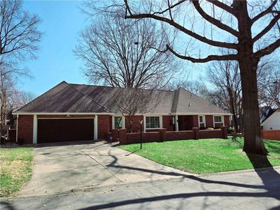 203 NW Oxford Ln, Lees Summit, MO, 64063