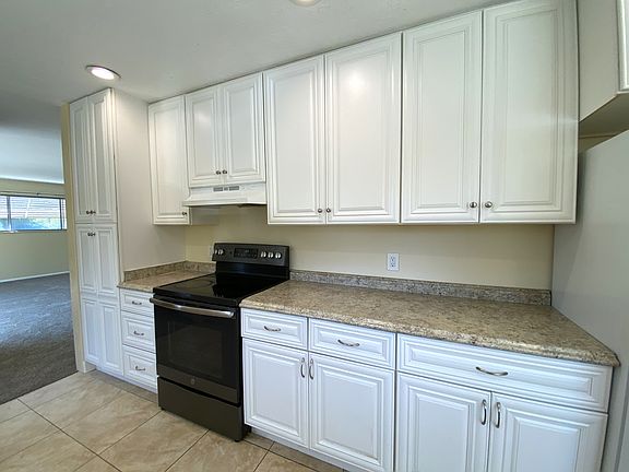 3rd image of 1719 E Olive Dr