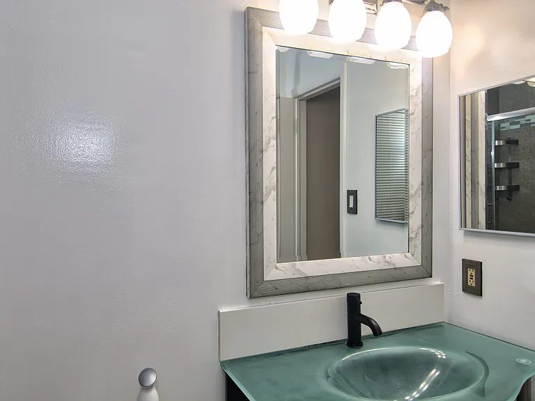252 Hampshire Dr #252 — Photo 2