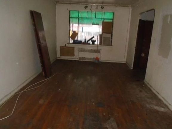 2nd image of 1311 E 51st St