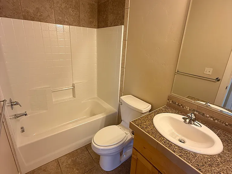 2652 N Maple Grove Rd — Photo 8