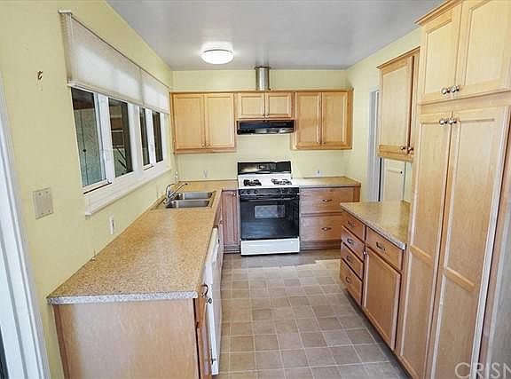 2nd image of 8808 Murietta Ave