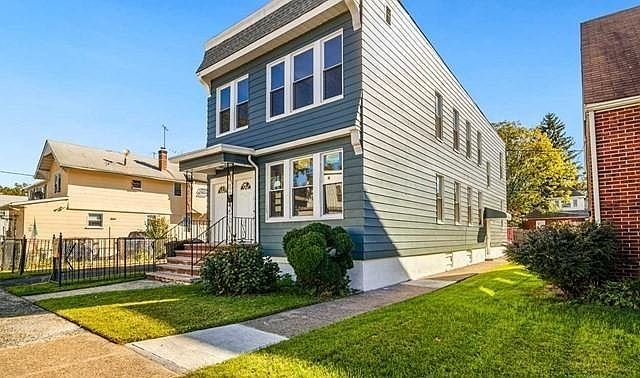 1st image of 82 Telford St