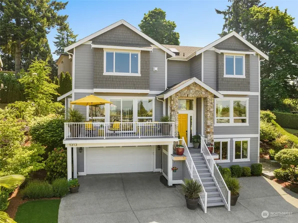 1313 N 27th Court, Renton, WA 98056